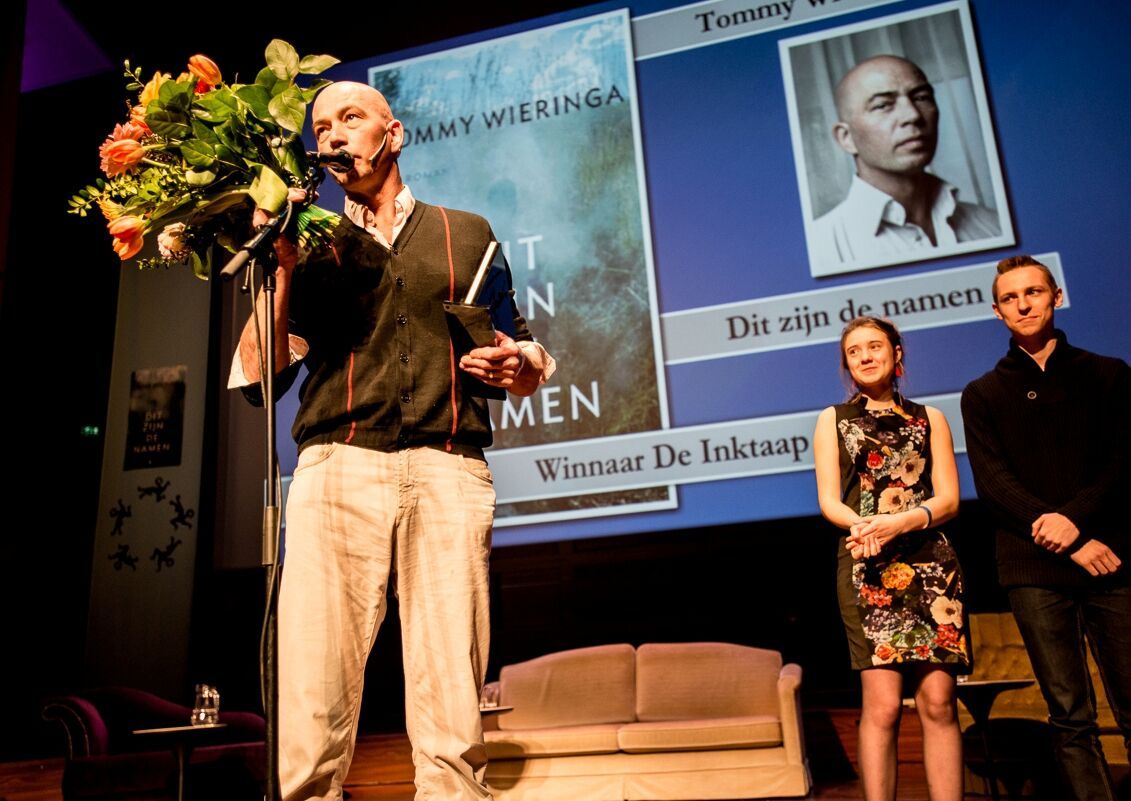 Tommy Wieringa wint jeugdboekenprijs De Inktaap