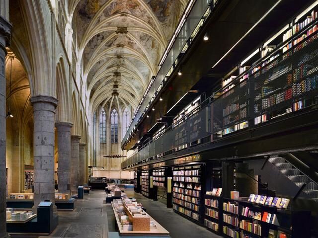 Feestelijke opening boekhandel Dominicanen in Maastricht