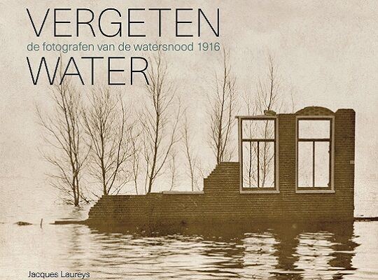 Boekfragment: Vergeten water
